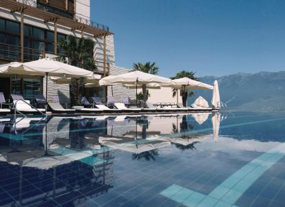 Hotel Con Piscina Coperta Al Lago Di Garda