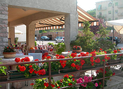 Albergo Centrale - San Zeno di Montagna - Lake Garda